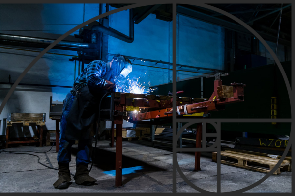 Zdjęcie reportażowe jako przykład zastosowania złotej proporcji - zasady kompozycji.